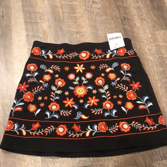 Forever 21 Floral Skirt - Picture 1 of 3